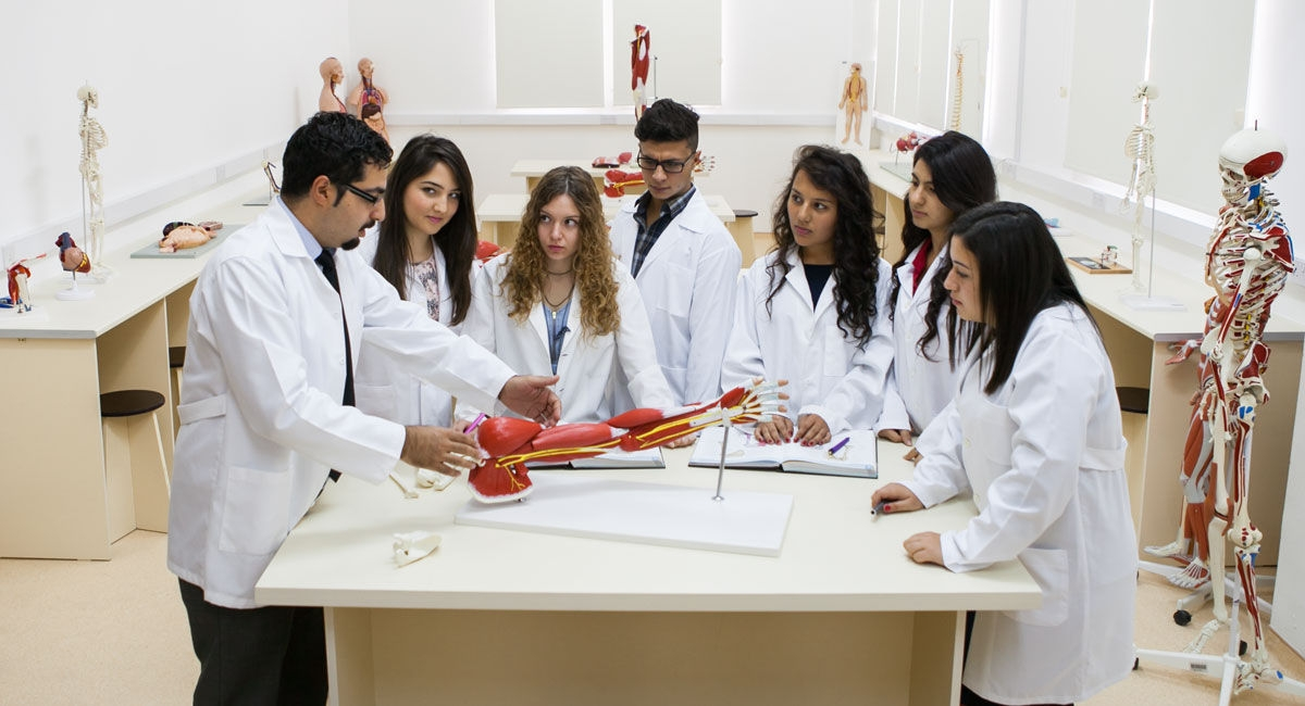 دراسة الطب في جامعة الشرق الأدنى